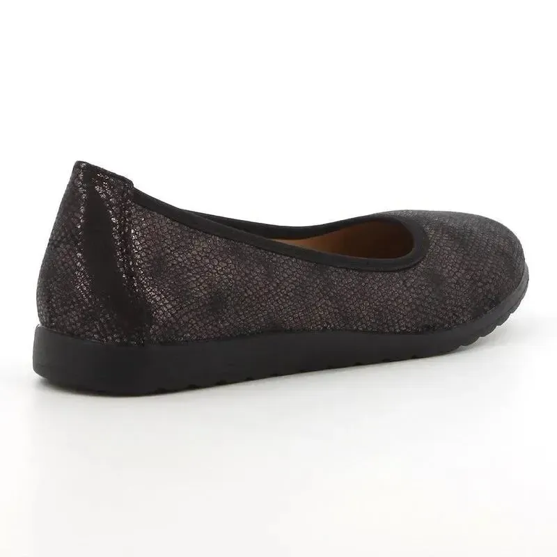 Soft Style by Hush Puppies Soft Halen Shimmer Pump - Black - Image 3